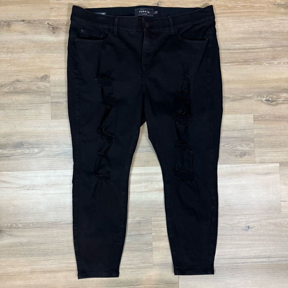Torrid Womens 22 Short Bombshell Skinny Jeans Black Distressed Denim Punk Grunge